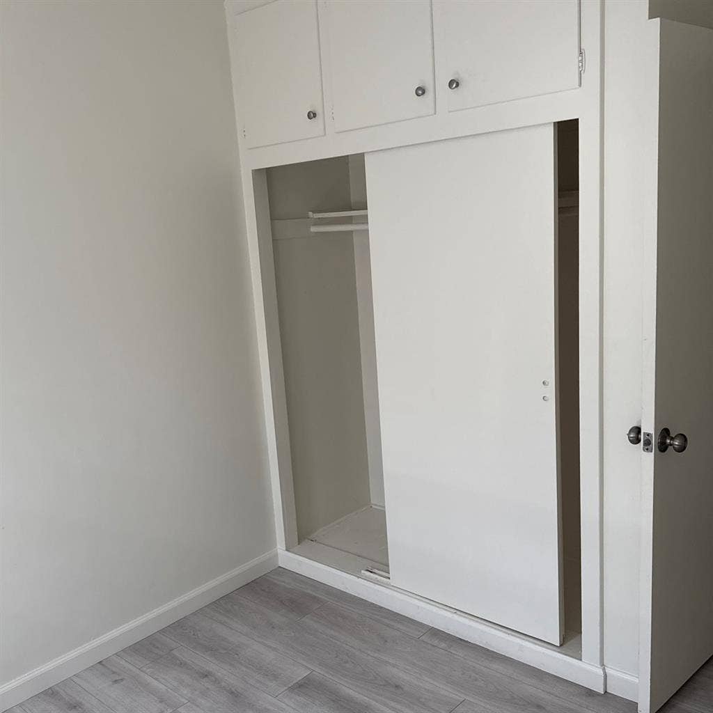 1 bdrm in a 3bdrm house available