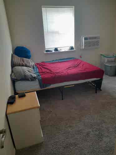 Roommate at Hatfield Village