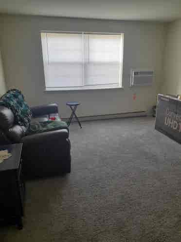 Roommate at Hatfield Village