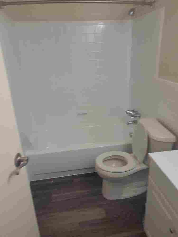 Roommate at Hatfield Village