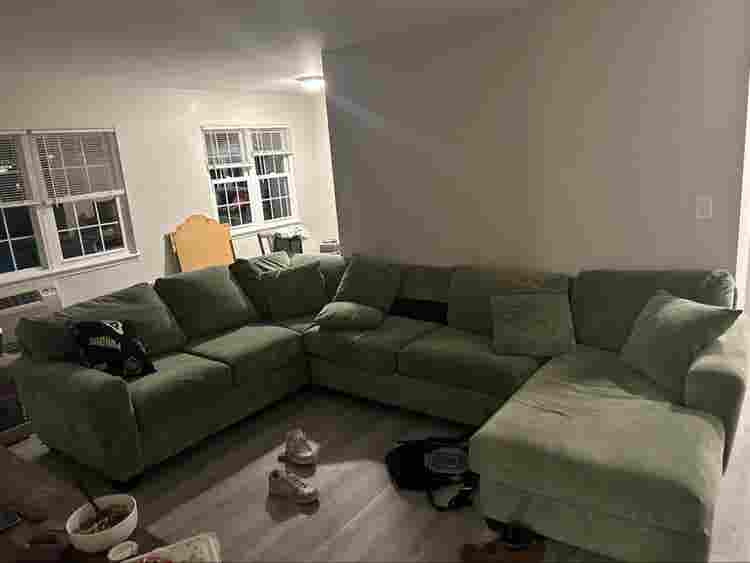 Looking for Roommate
