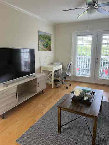 Looking for roommate