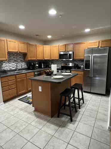 Looking for roommate