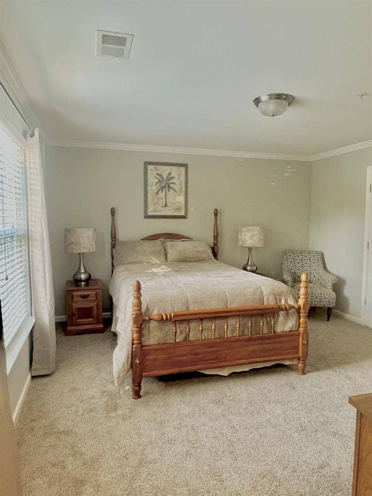 Looking for roommate