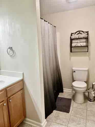 Looking for roommate