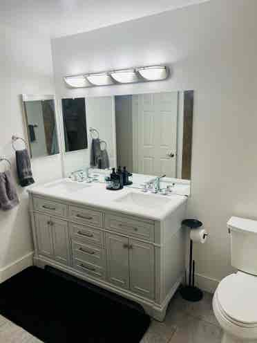 Master Bedroom Available - Phoenix