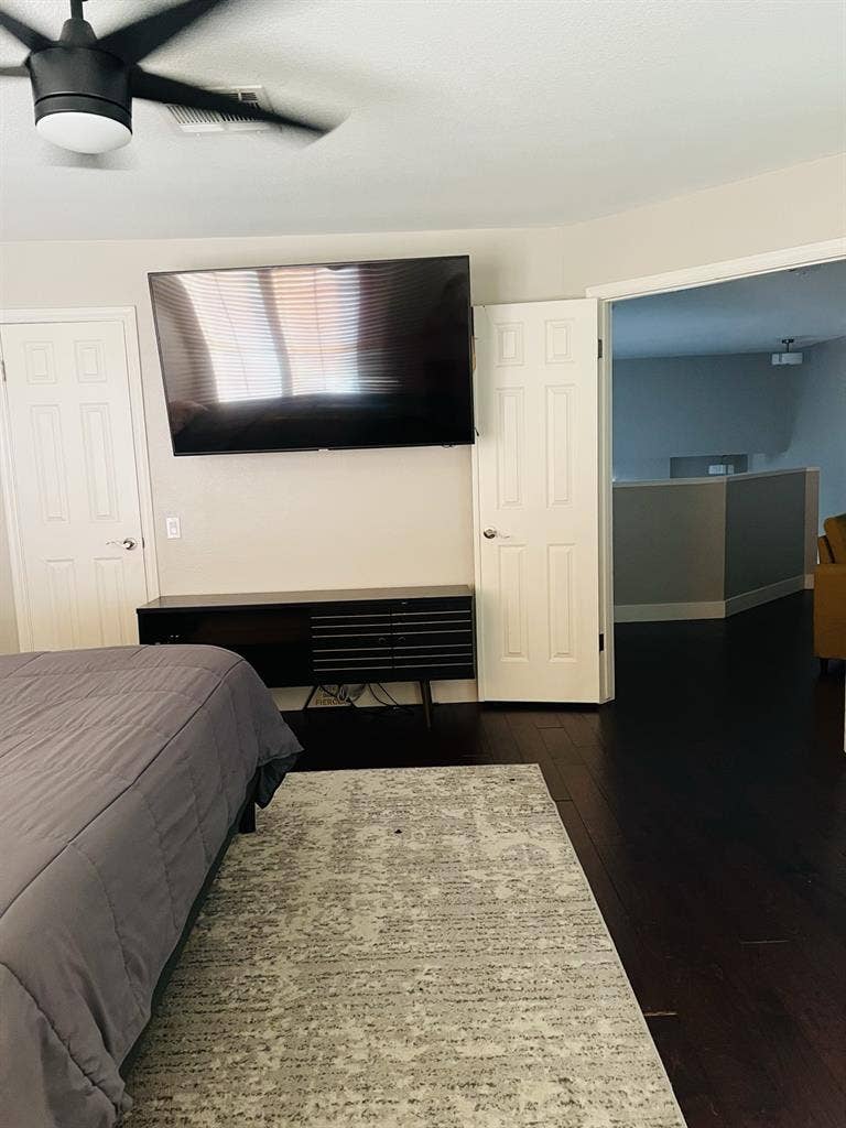 Master Bedroom Available - Phoenix