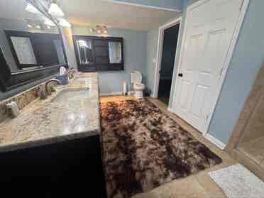 Large Bedroom-Private Bath