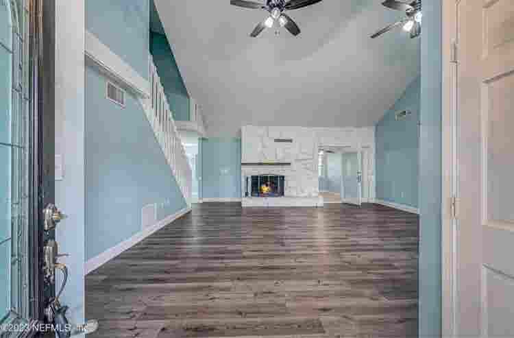 Large Bedroom-Private Bath