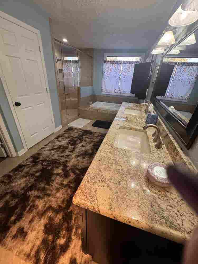 Large Bedroom-Private Bath