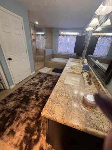 Large Bedroom-Private Bath