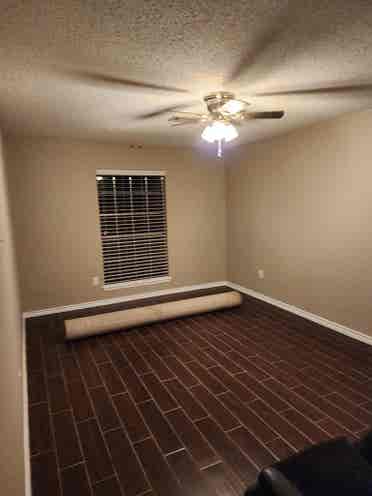 Private Large Room For One Occupant
