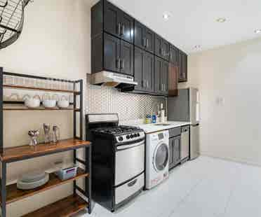 ✨Furnished Room Near Central Park✨