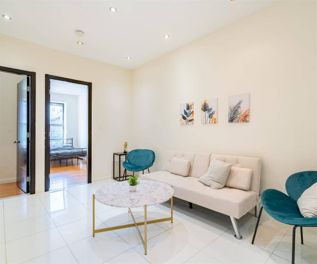 ✨Furnished Room Near Central Park✨