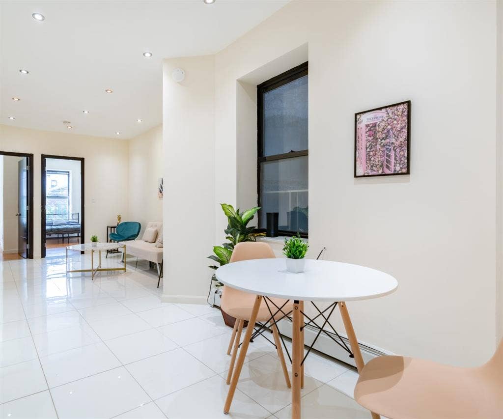 ✨Furnished Room Near Central Park✨