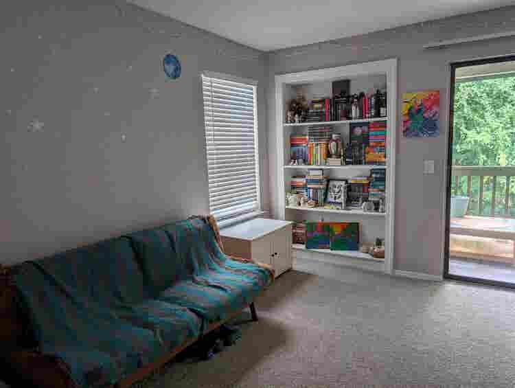 Need Temp Roomie