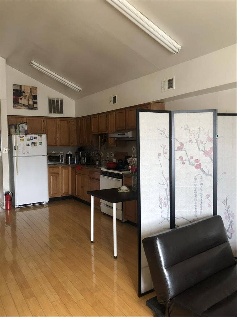 Room in Shared Home w/2BA