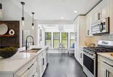 Fully Furnished (private & bed)
