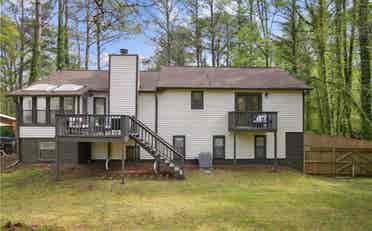 Fully Furnished (private & bed)