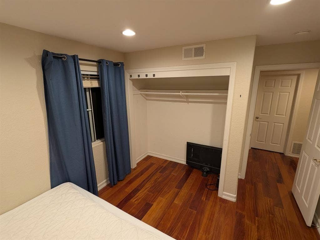 Rooms in Beautiful Bonita!