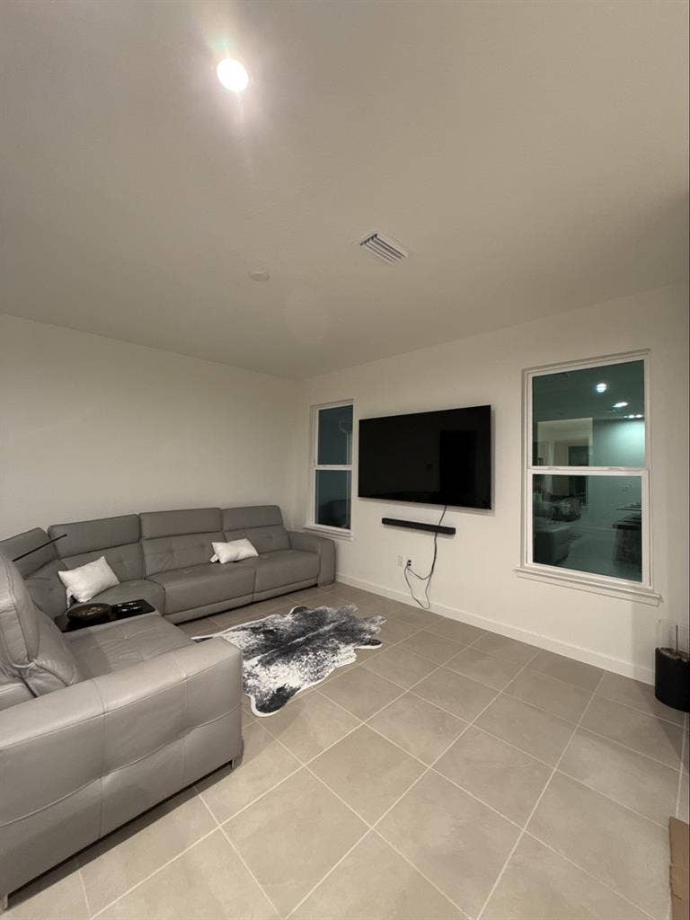 PRIVATE ROOMS FOR RENT!