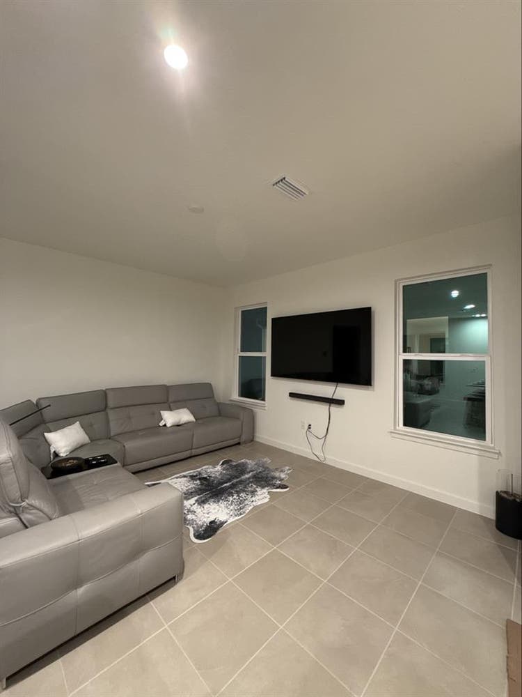 PRIVATE ROOMS FOR RENT!
