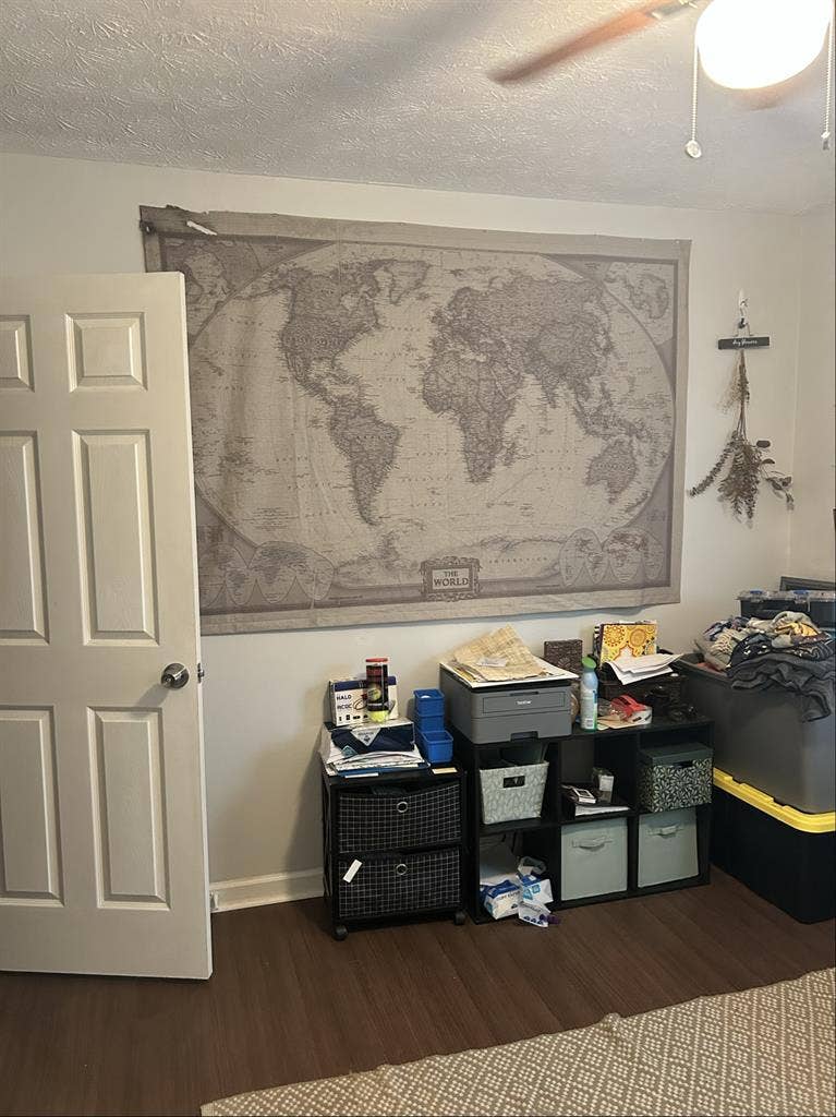 Looking for Roommate!Dog friendly