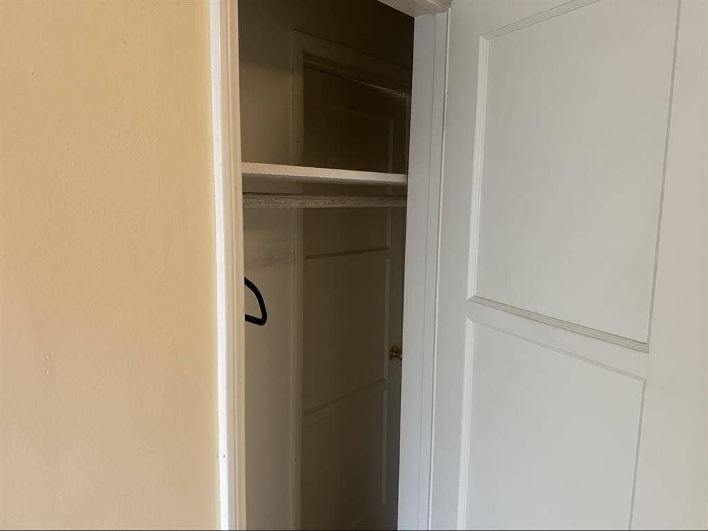 SUBLETTING A ROOM FOR 1 YEARR