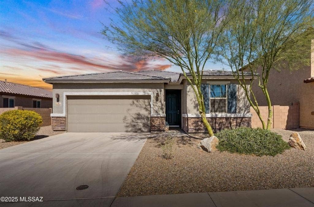 Looking for roommate