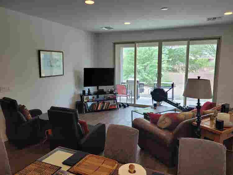 Looking for roommate