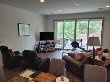 Looking for roommate