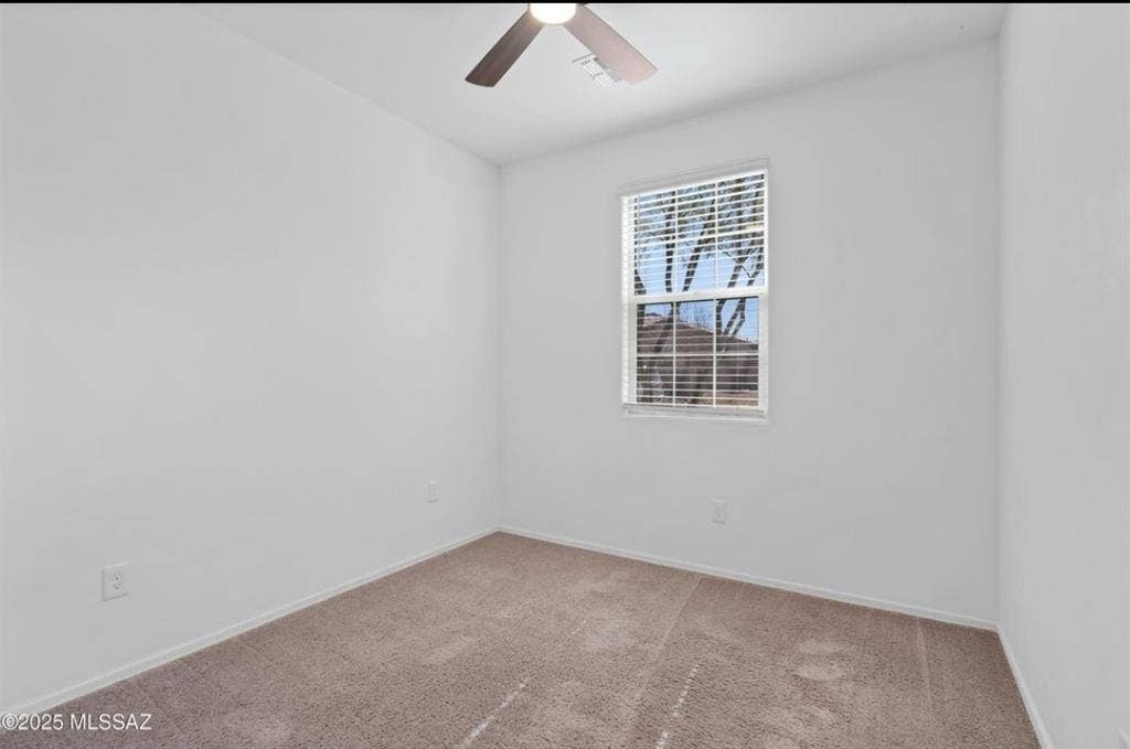 Looking for roommate