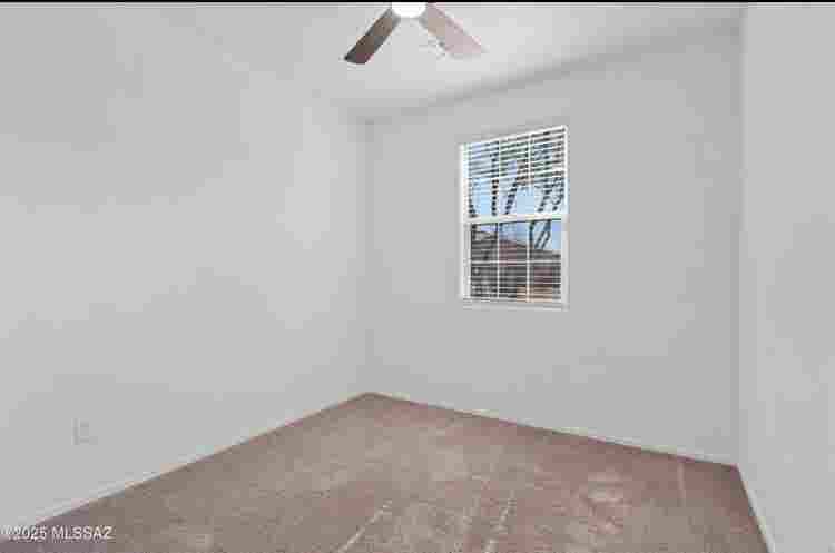 Looking for roommate