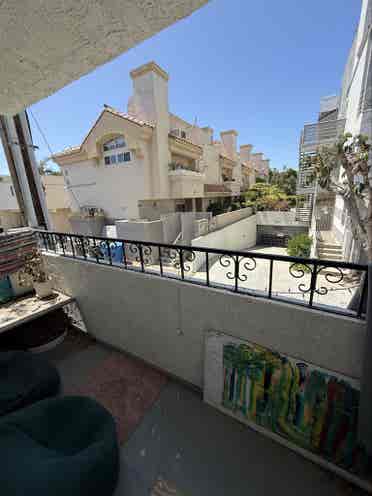 Room available in Santa Monica!!