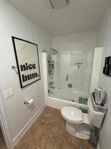 Room available in Santa Monica!!