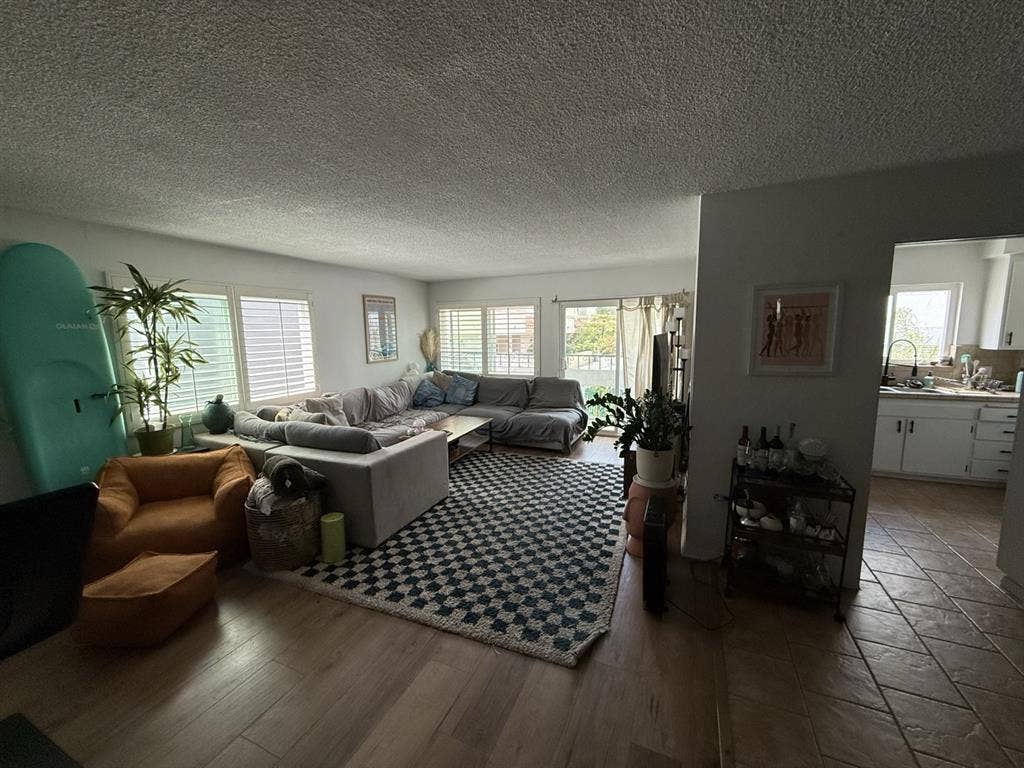 Room available in Santa Monica!!