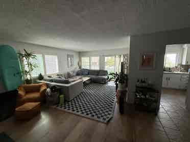 Room available in Santa Monica!!