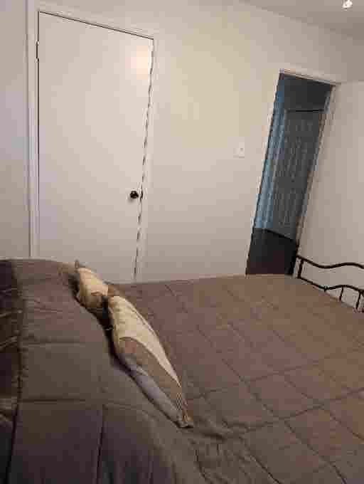 1 bedroom & bath, by Hospital Pkwy.
