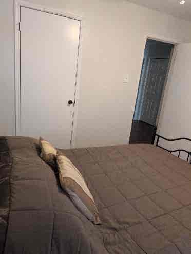 1 bedroom & bath, by Hospital Pkwy.