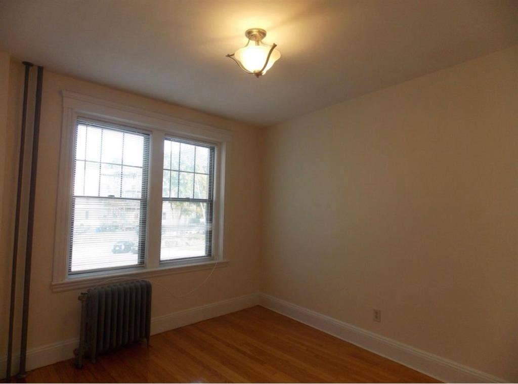 Bedroom available !
