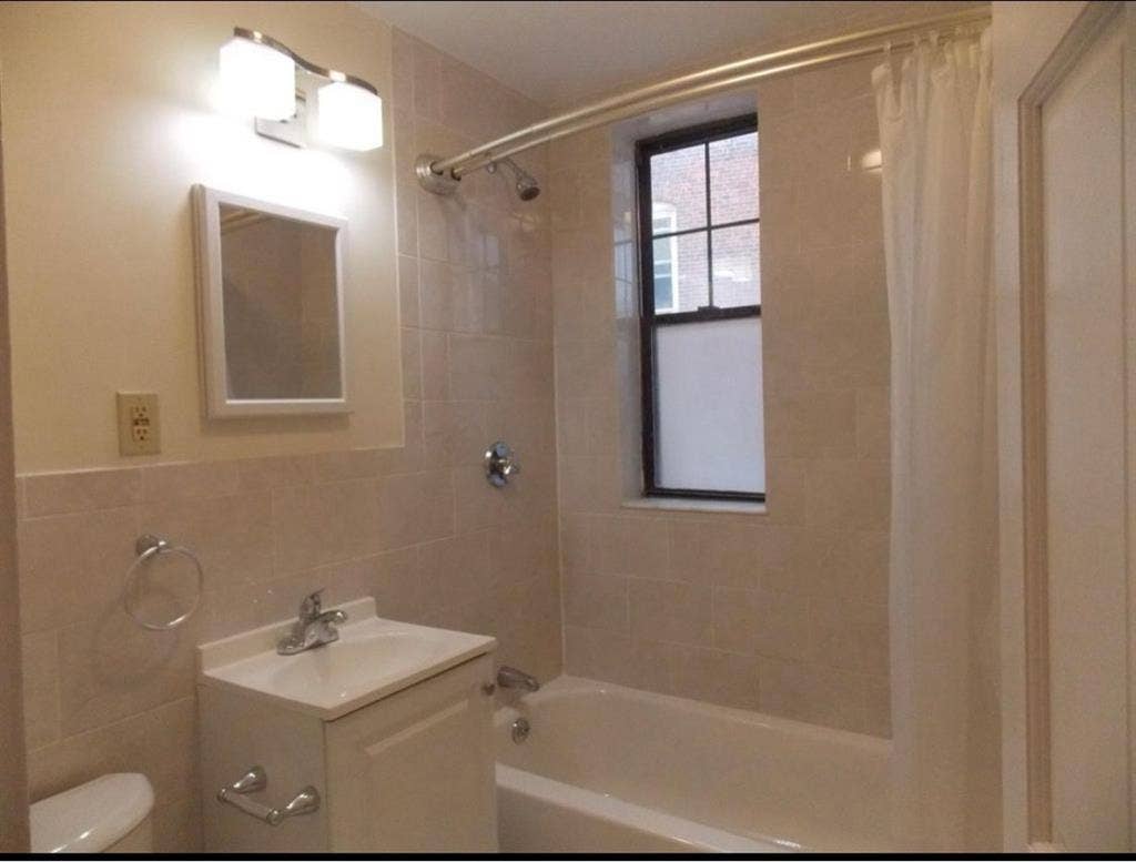 Bedroom available !