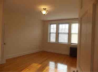 Bedroom available !