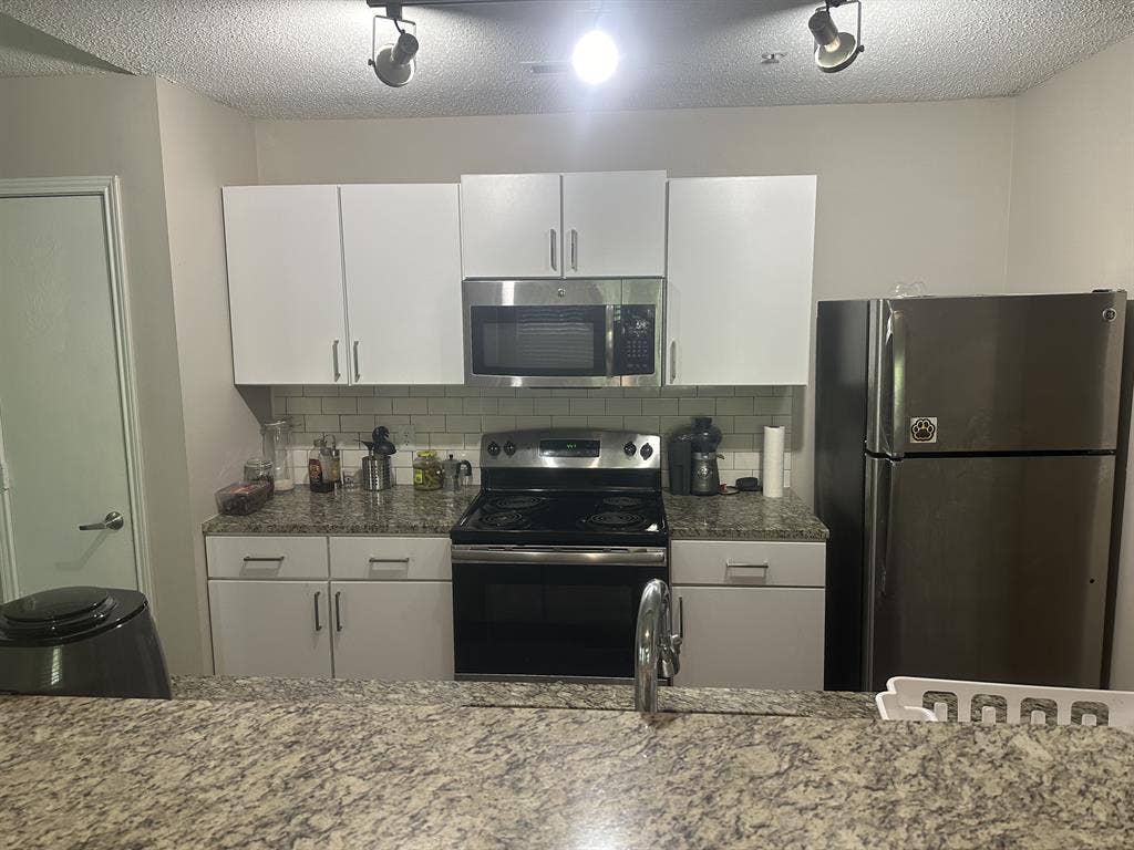 Looking for roommate ASAP b