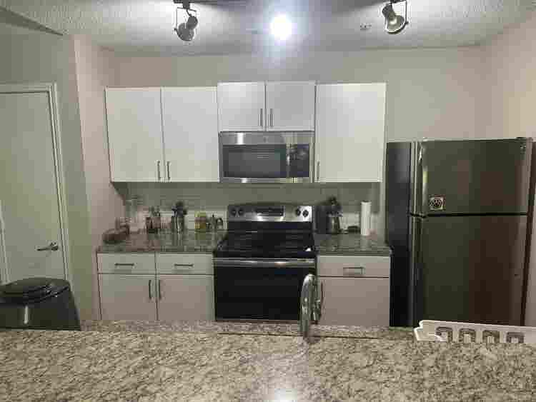 Looking for roommate ASAP b
