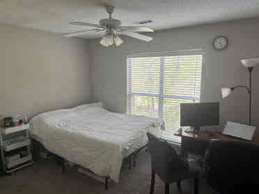 Looking for roommate ASAP b