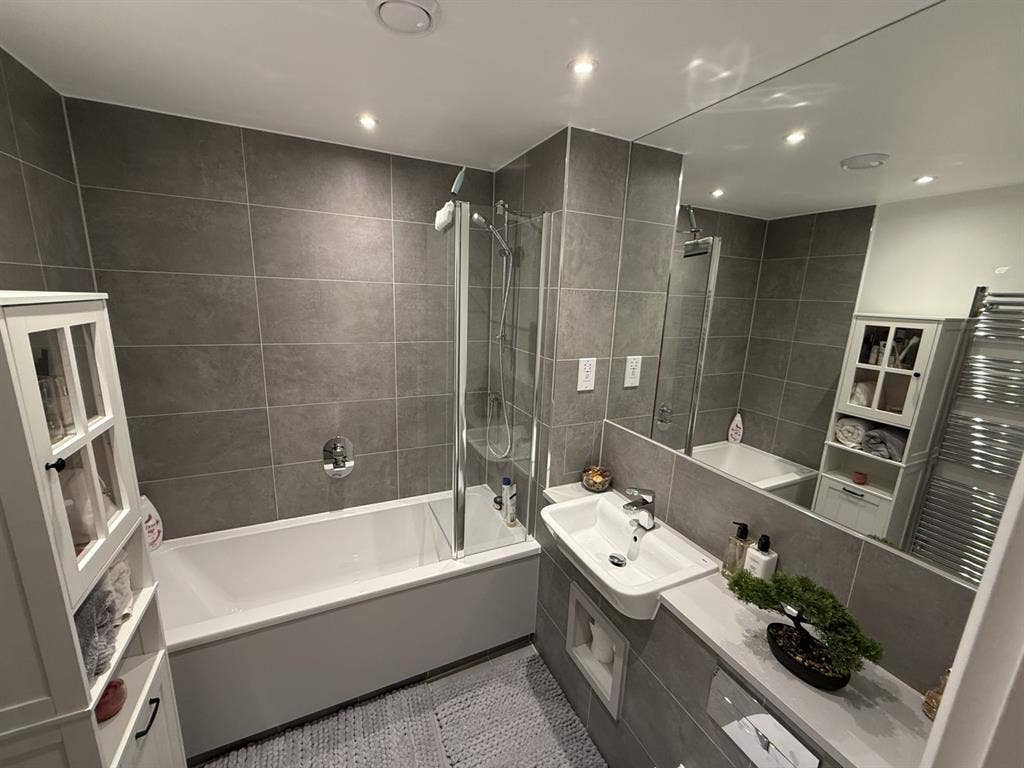 Room in a 2bed flat. All new