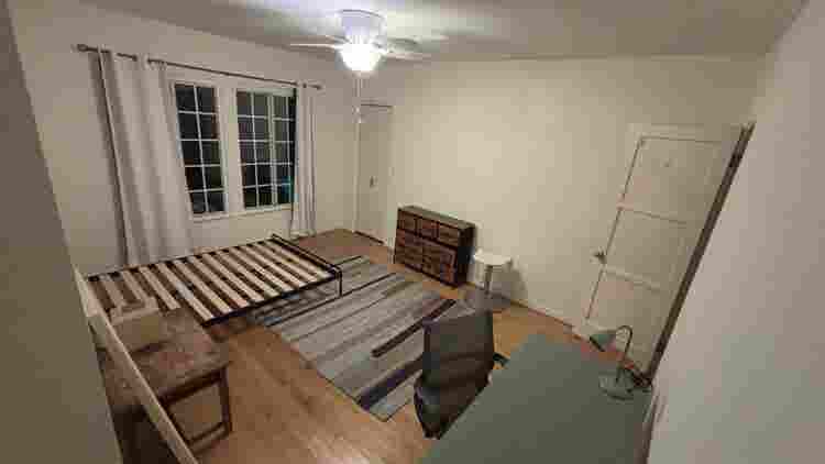 Room W Private Bath in 3bdr