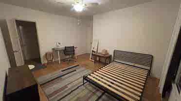 Room W Private Bath in 3bdr