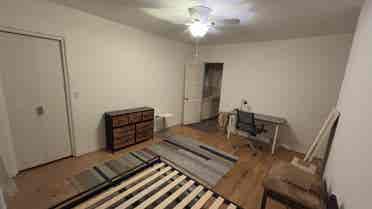 Room W Private Bath in 3bdr