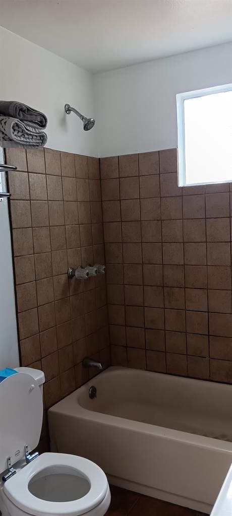 Huge Home to Share - Tujunga
